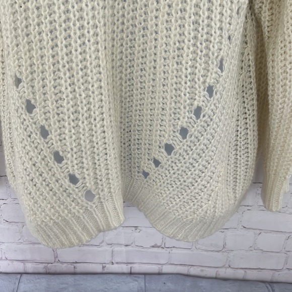 American Eagle Outfitters Oversized Knit Sweater Cream Ivory - Picture 6 of 9